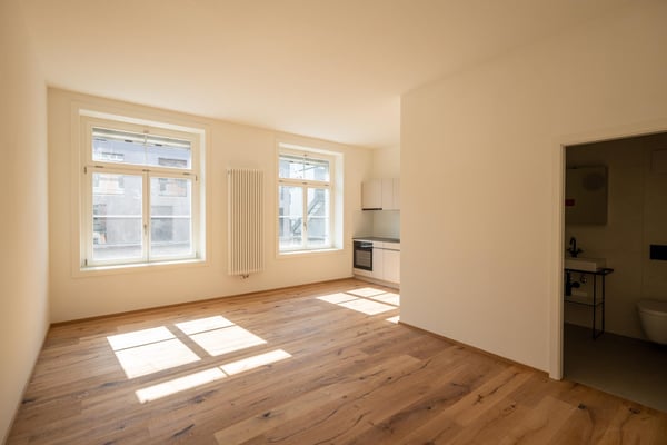 Moderne, hochwertige Studiowohnung mit Altbaucharme 1