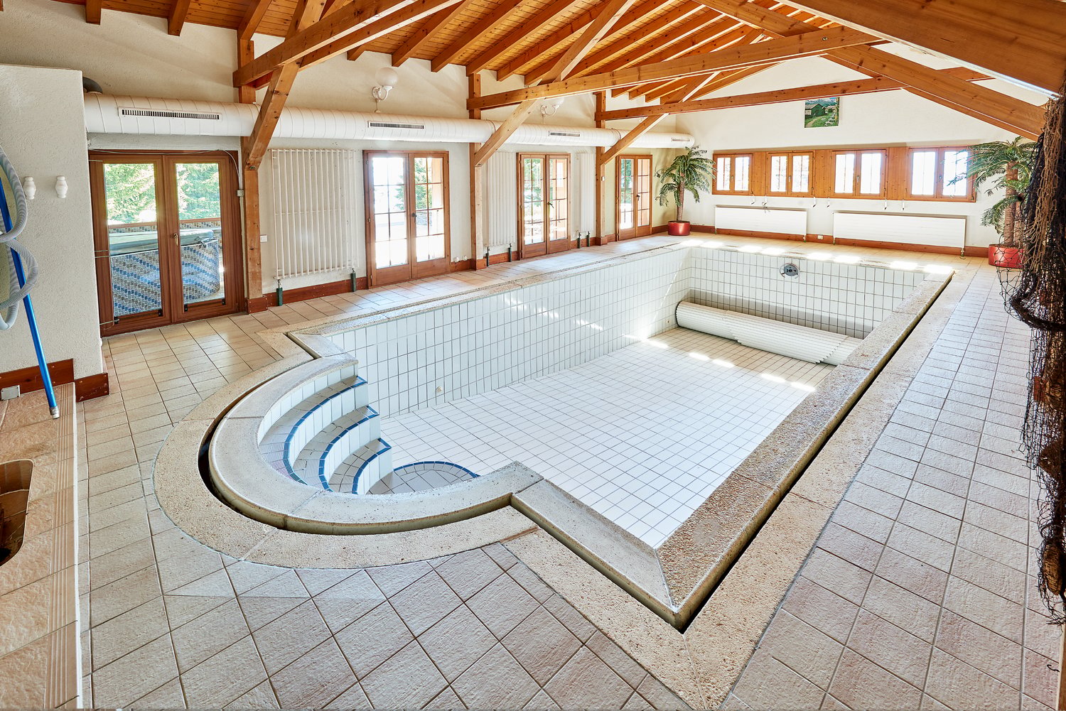 Immobilie in Ravoire - Traumhafte Chalet-Villa mit grossem Inhouse-Pool - Bild 6