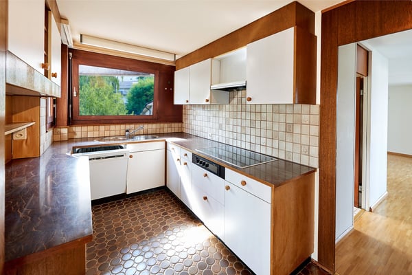 Gepflegte 2.5-Zimmer-Attikawohnung mit wunderbarer Weitsicht über Binningen 10