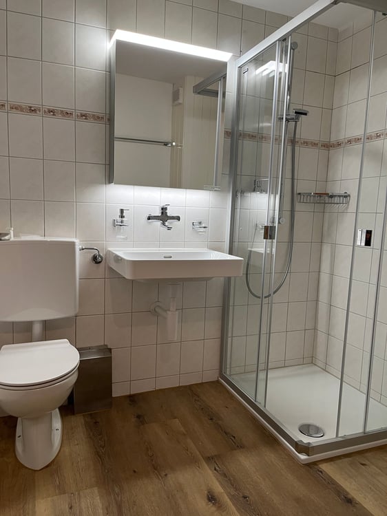 Charmante 1.5-Zimmer-Dachwohnung mit Blick auf den Murtensee 7