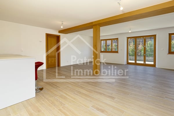 Spacieux appartement de 3.5 pièces avec terrasse de 100 m² 2