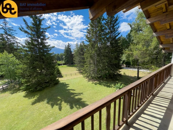Hiver 2026 Duplex dans chalet quartier résidentiel à proximité du Golf de Crans 21