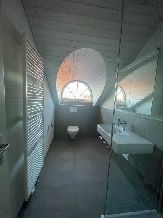 Zentrale Wohnung mit bester ÖV-Anbindung am Eigerplatz zu vermieten 4