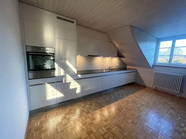 Zentrale Wohnung mit bester ÖV-Anbindung am Eigerplatz zu vermieten 3