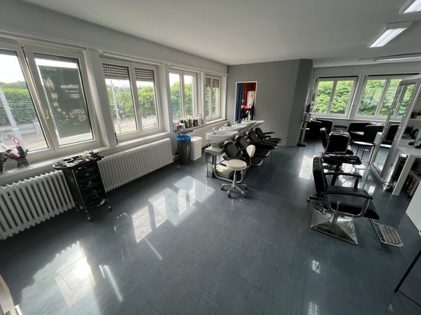 Coiffeursalon an bester Lage zu vermieten 6
