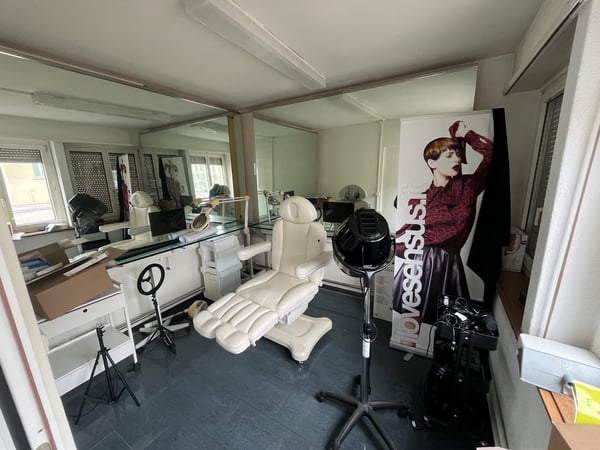 Coiffeursalon an bester Lage zu vermieten 9