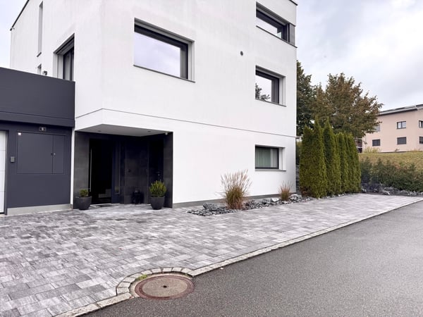 Parterrewohnung / Einliegerwohnung mit grossem Sitzplatz, Nähe Bahnhof 2