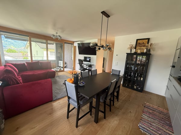 Helle, klimatisierte 2.5-Zimmer Wohnung mit Balkon und Tiefgaragenparkplatz 5