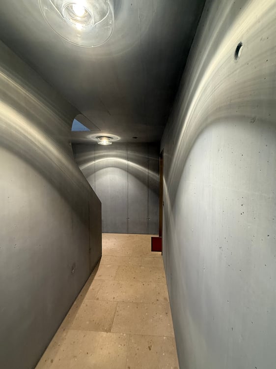 Helle, klimatisierte 2.5-Zimmer Wohnung mit Balkon und Tiefgaragenparkplatz 4