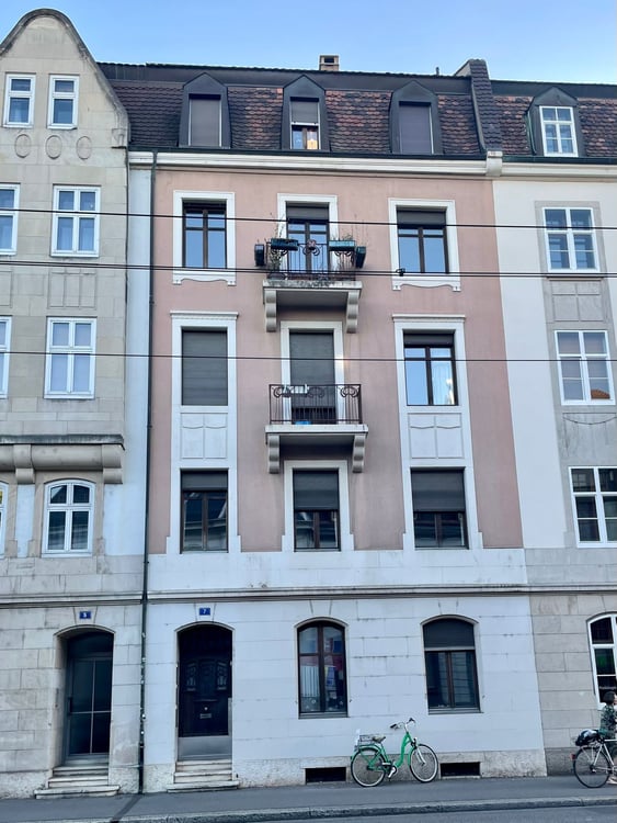 helle 5.5-Zimmer Maisonettewohnung (Altbau) mit Balkon 12