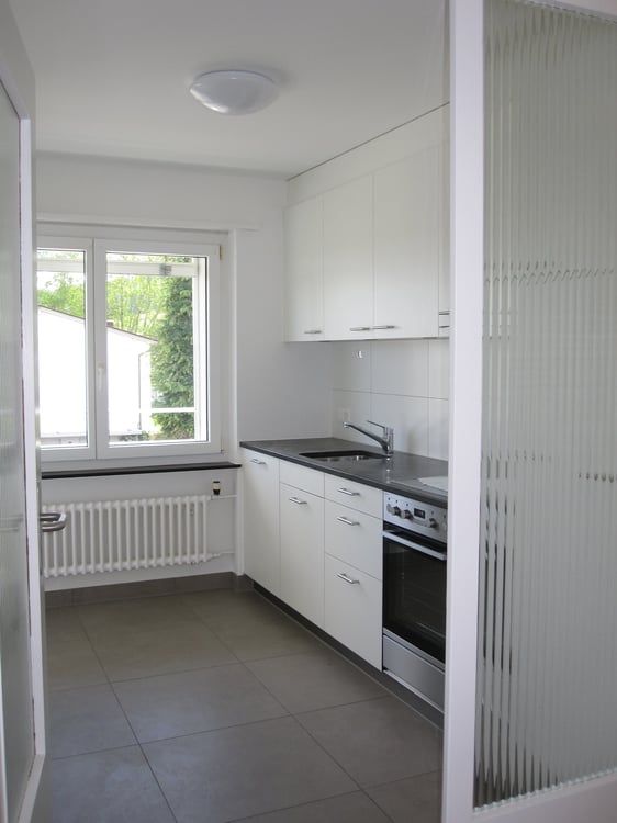 2019 renovierte 3 1/2 Zi-Wohnung mit grossem Balkon und Weitsicht 9