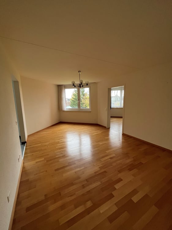 gemütliche 2.5 - Zimmer-Seniorenwohnung mit 2 Balkonen / Alterssiedlung 55+ 5