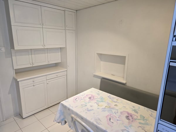 Grosszügige 2-Zimmer-Wohnung mit Pool in Gossau SG 5