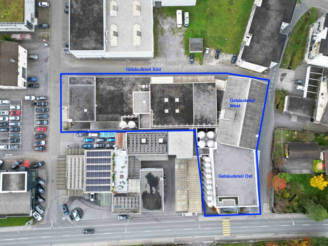 Edificio industriale e commerciale Ovest a Mitlödi GL