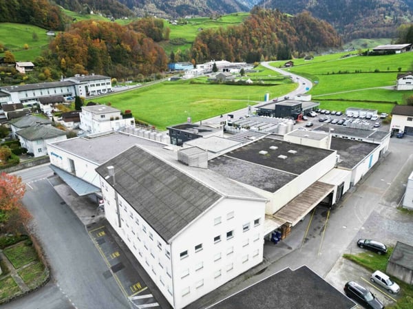 Industrie- und Gewerbegebäude West in Mitlödi GL 1