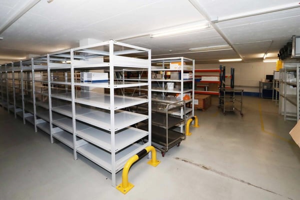 Industrie- und Gewerbegebäude West in Mitlödi GL 11