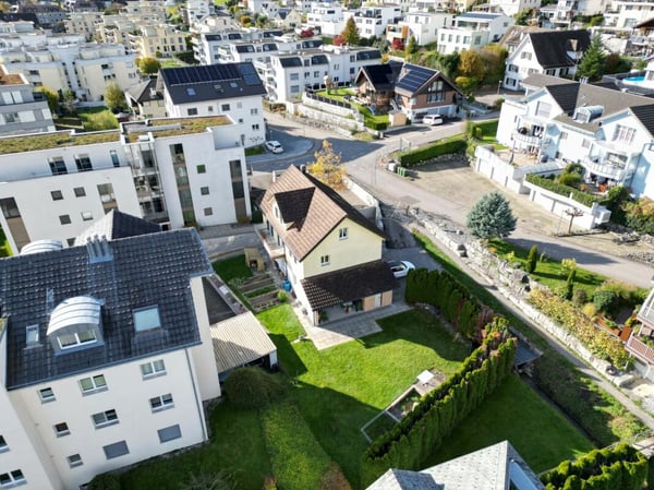 Freistehendes Einfamilienhaus mit Garten an sonniger und familienfreundlicher Lage in Tuggen SZ 3