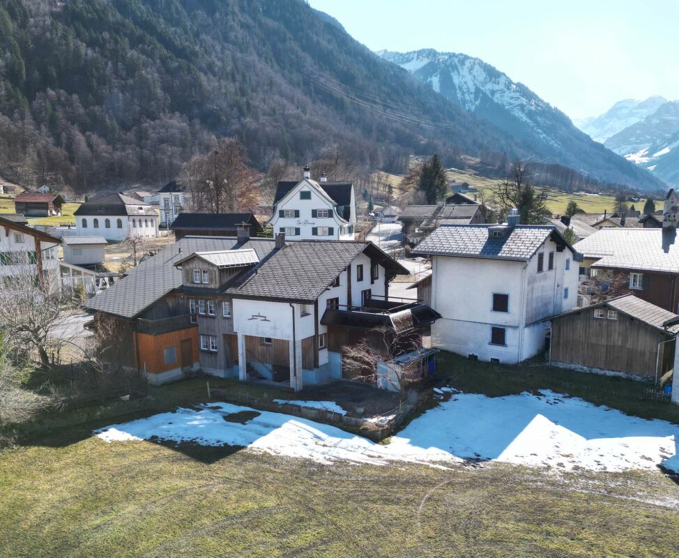 Dreamy semi-detached house in a wonderfully beautiful and quiet location in Diesbach GL