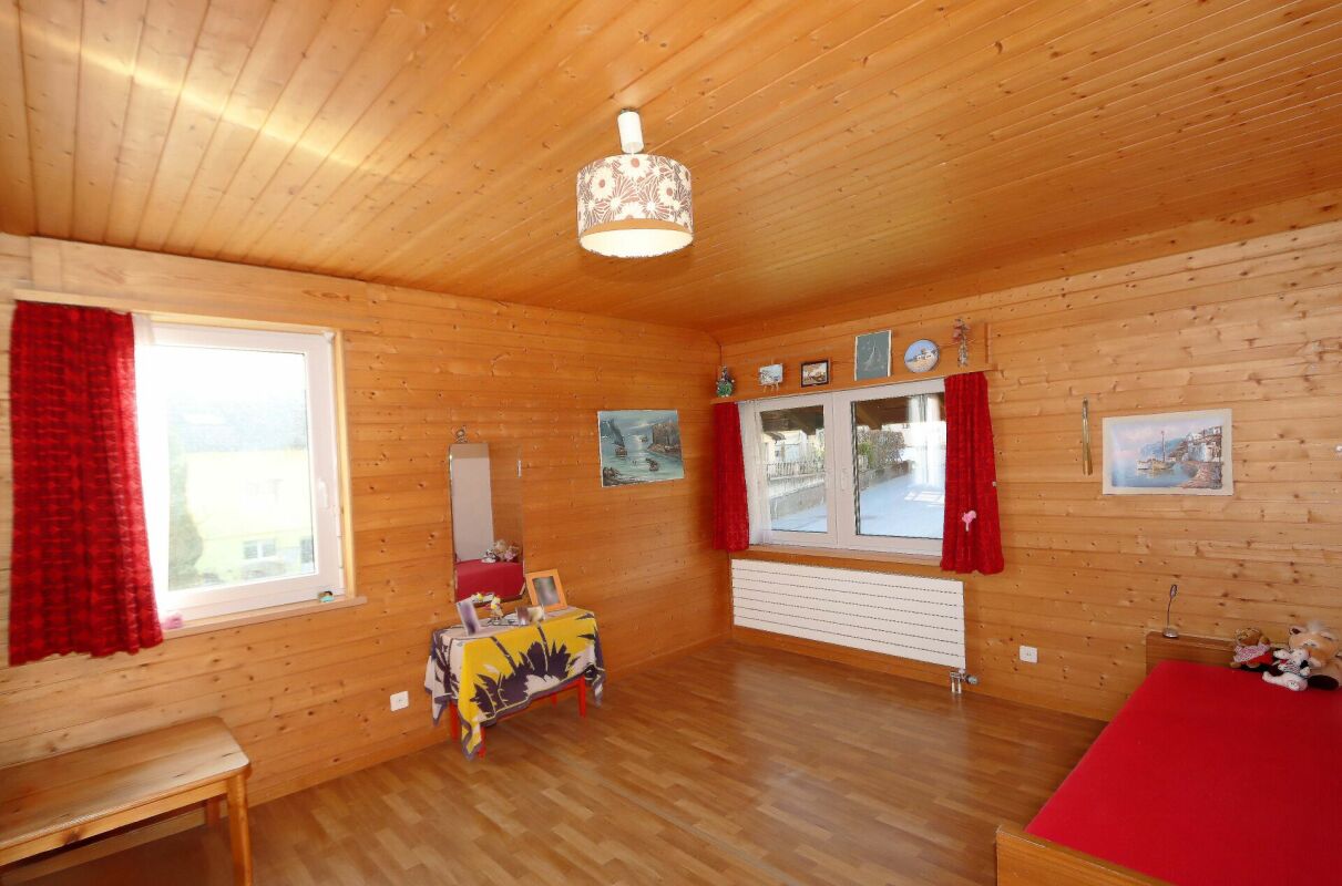 Freistehendes und charmantes Einfamilienhaus an sonniger Lage in Riedern, Gemeinde Glarus