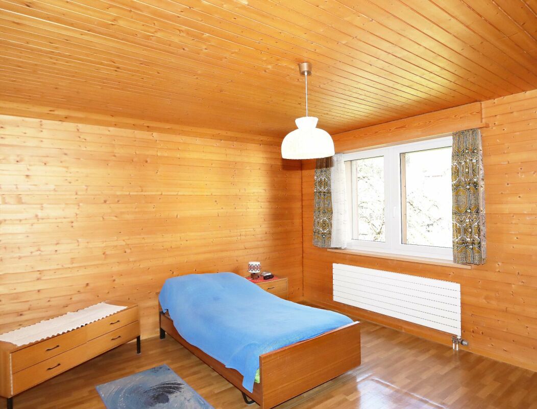 Freistehendes und charmantes Einfamilienhaus an sonniger Lage in Riedern, Gemeinde Glarus
