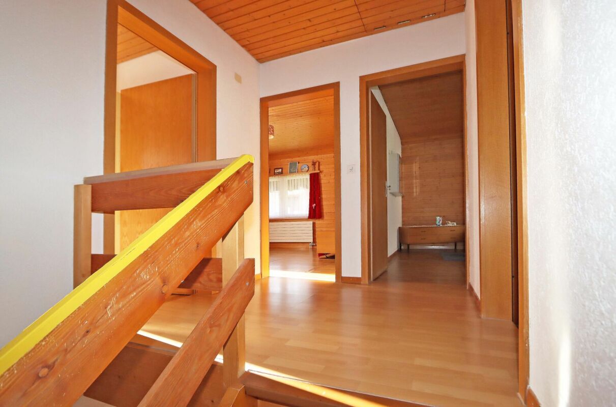Freistehendes und charmantes Einfamilienhaus an sonniger Lage in Riedern, Gemeinde Glarus