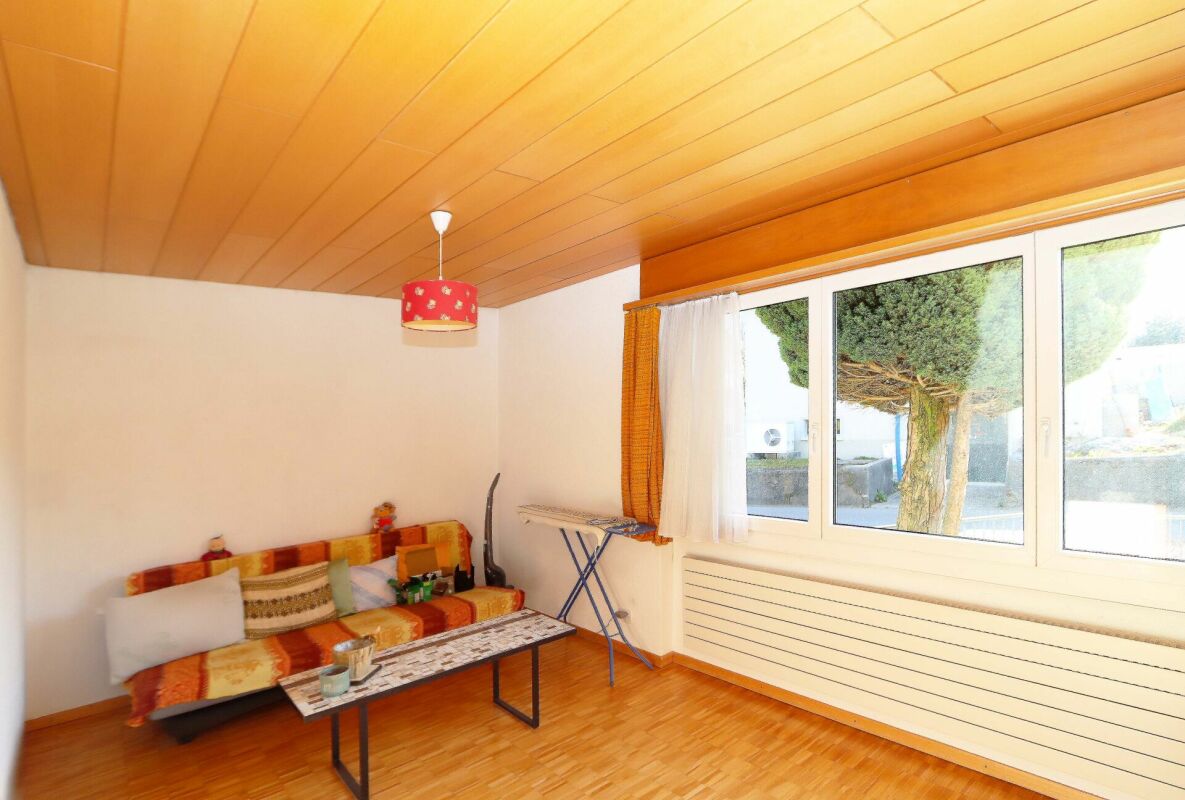 Freistehendes und charmantes Einfamilienhaus an sonniger Lage in Riedern, Gemeinde Glarus