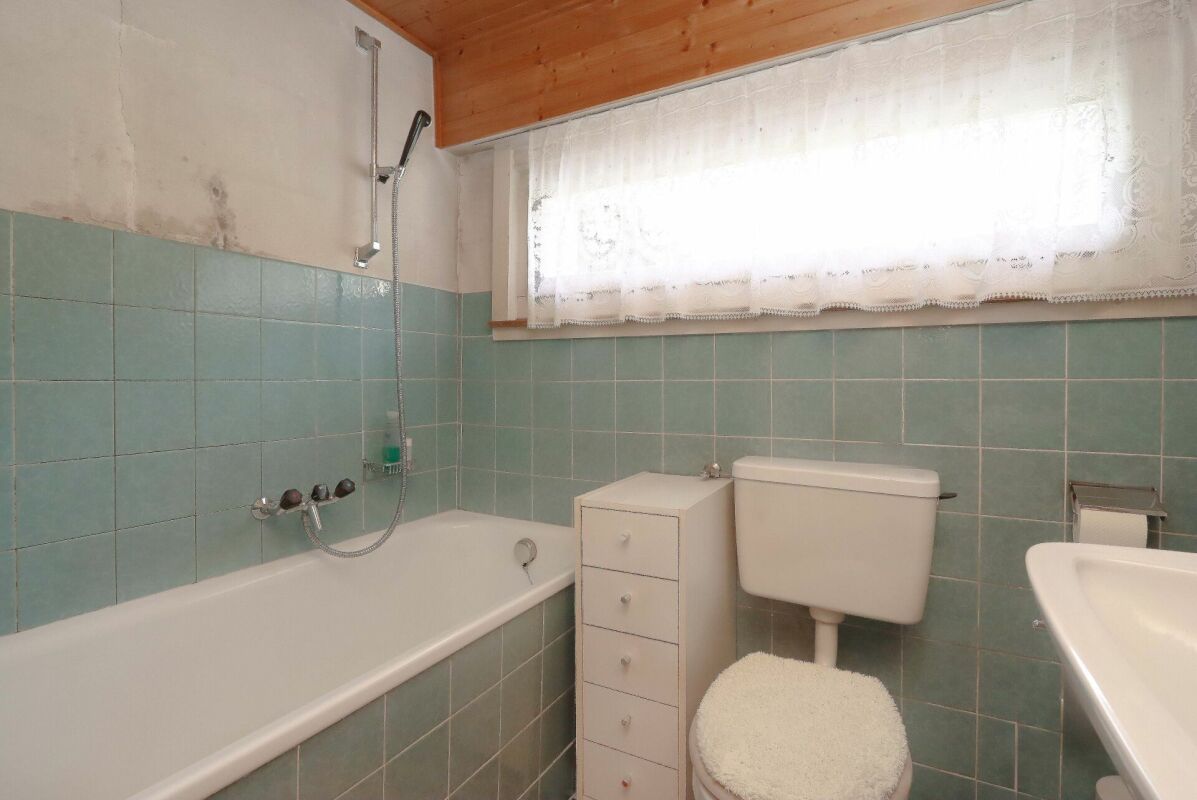 Wohn- oder Ferienhausteil mit Garten, Garage und traumhaften Ausblick an ruhiger Lage in Engi GL