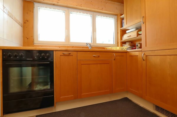 Wohn- oder Ferienhausteil mit Garten, Garage und traumhaften Ausblick an ruhiger Lage in Engi GL 9
