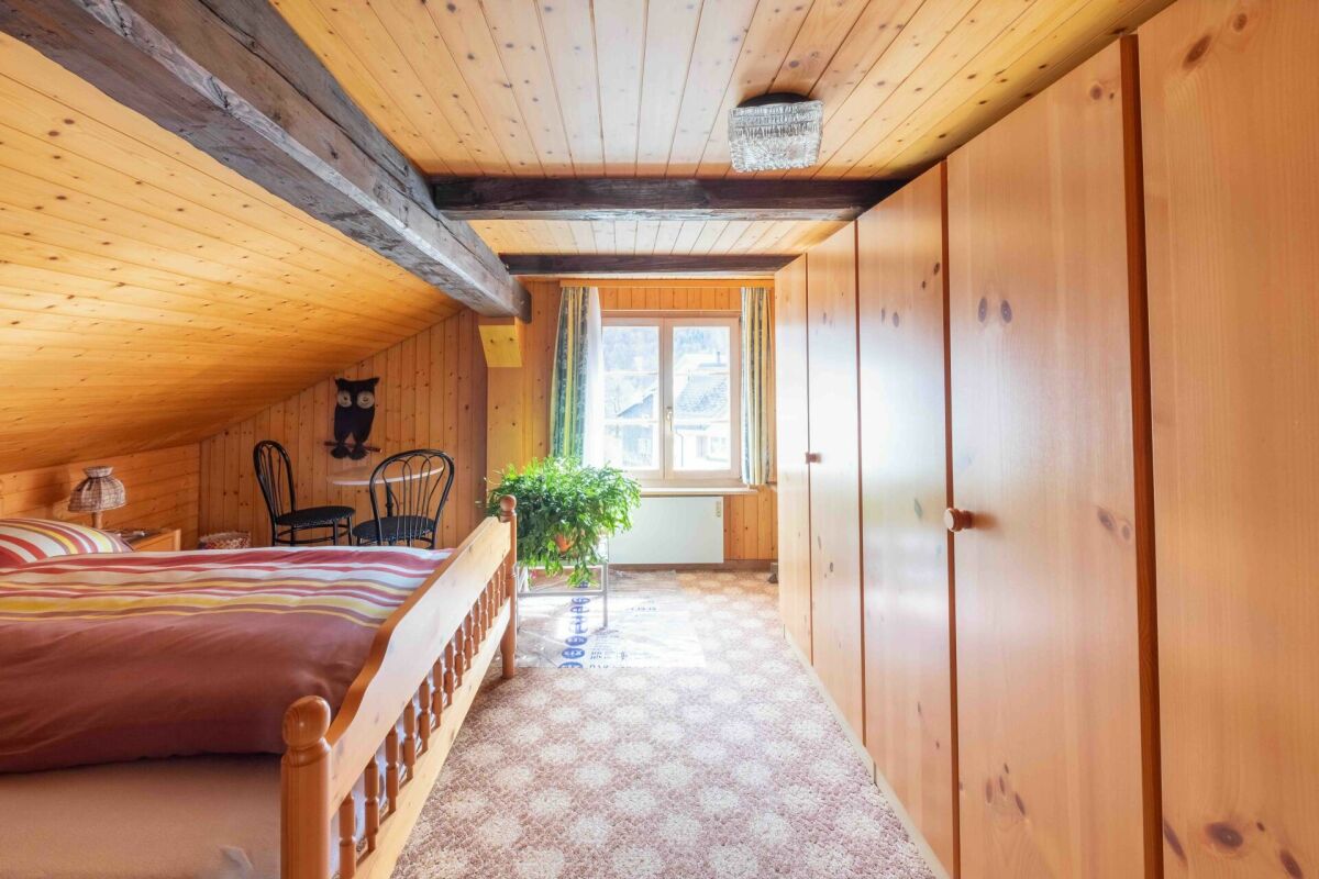 6.5-Zimmer Doppel-Einfamilienhaus in Nidfurn GL
