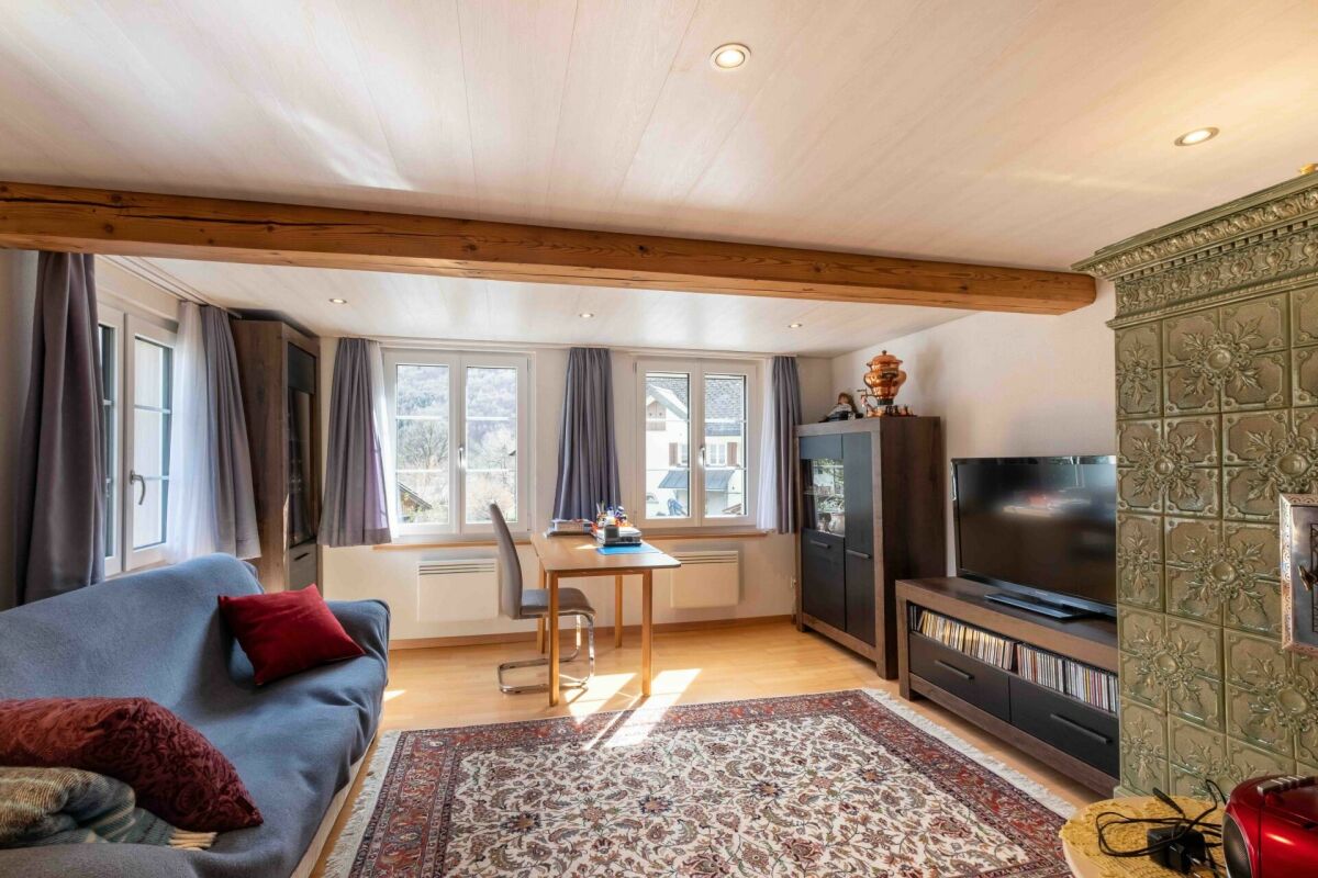 6.5-Zimmer Doppel-Einfamilienhaus in Nidfurn GL