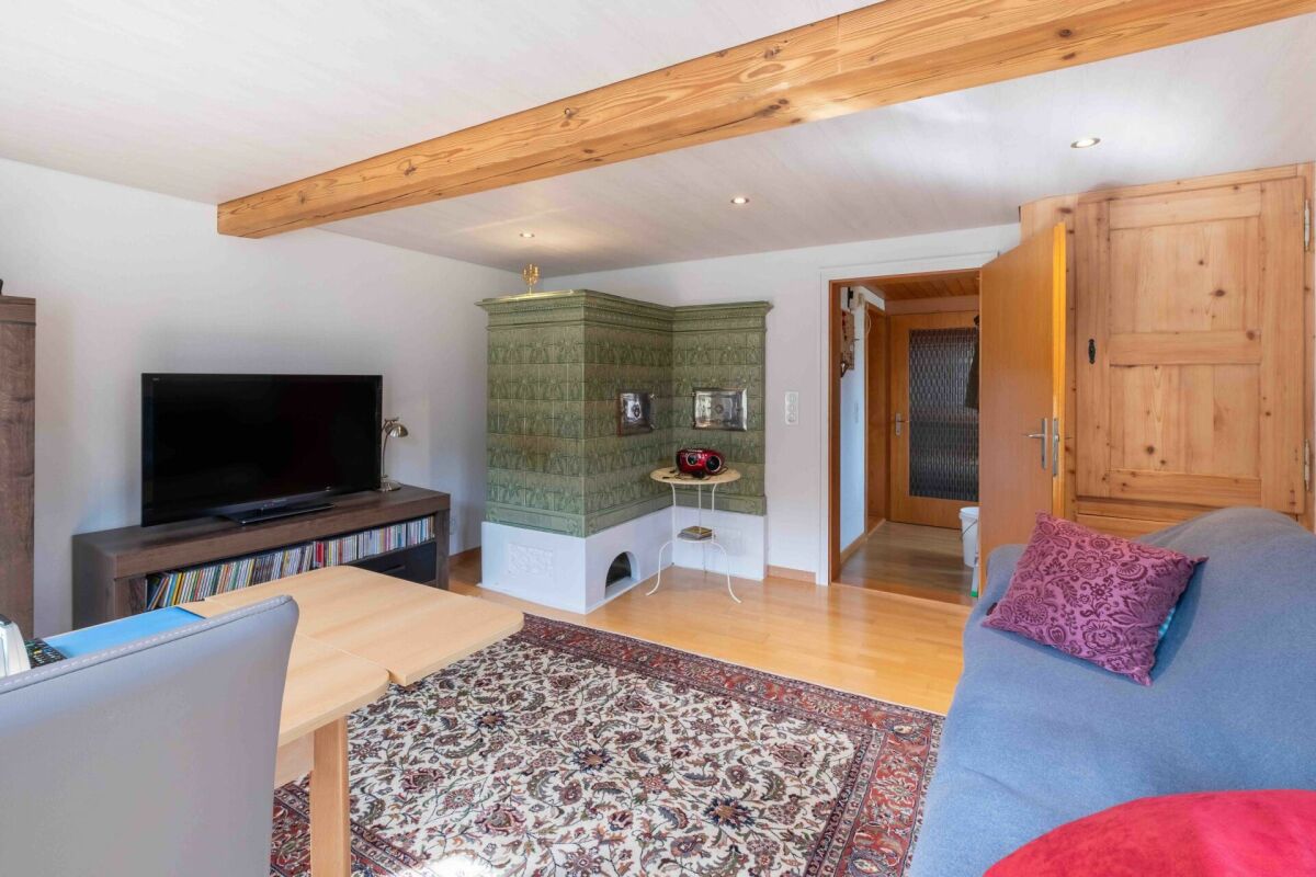6.5-Zimmer Doppel-Einfamilienhaus in Nidfurn GL