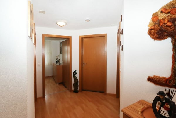 4.5-Zimmerwohnung mit Tiefgaragenplatz und Balkon an ruhiger Lage in Niederurnen 12
