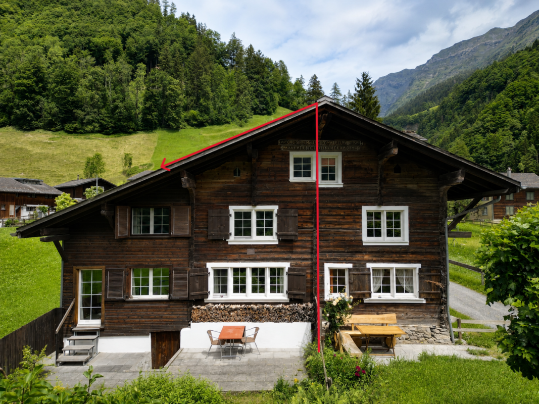 Wohn- oder Ferienhaushälfte mit Garten an ruhiger und sonniger Lage in Matt