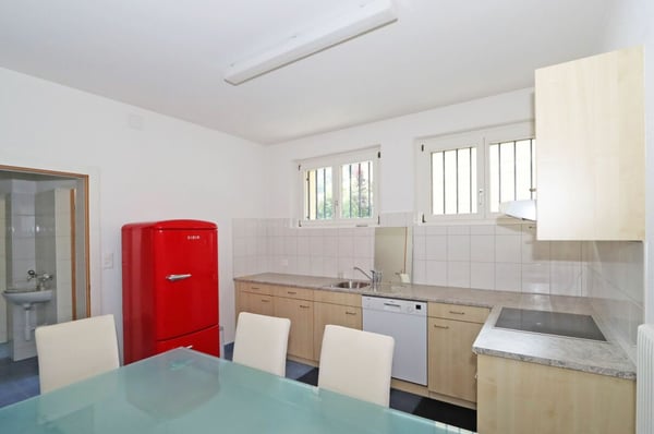 Mehrfamilienhaus mit 4 Wohneinheiten und einem Gewerbelokal in Unterterzen SG 32