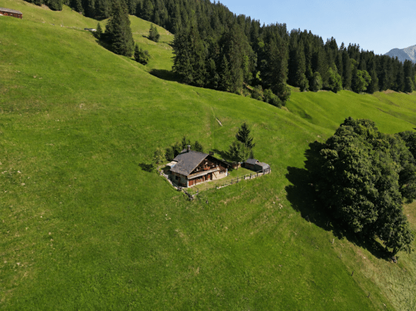 Freistehendes Ferienhaus an ruhiger und sonniger Lage in Elm, Gemeinde Glarus Süd 4