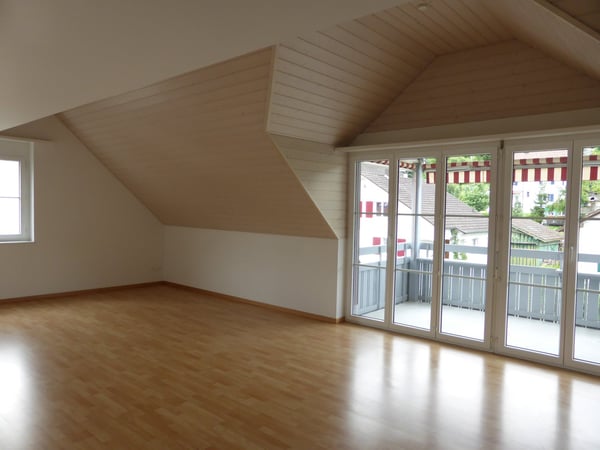 Grosszügige 6.5-Zimmer-Maisonette-Wohnung in Zeiningen 3