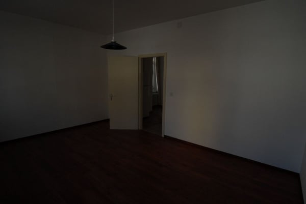 Appartement de 2 pces, ideal pour petit bureau, avec possibilité d'un garage 3