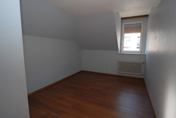 Grand appartement 3.5 pces, cheminée, possibilité d'un garage 5