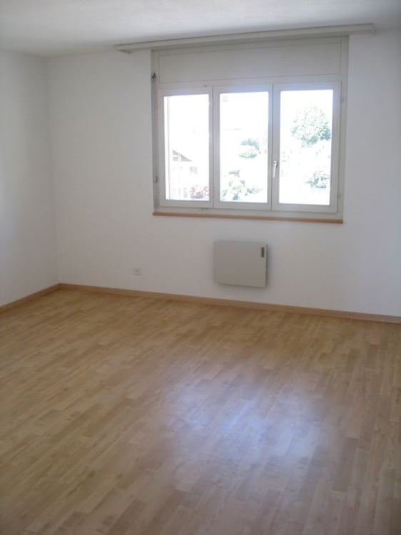 ZU VERMIETEN IN UEBERSTORF 4