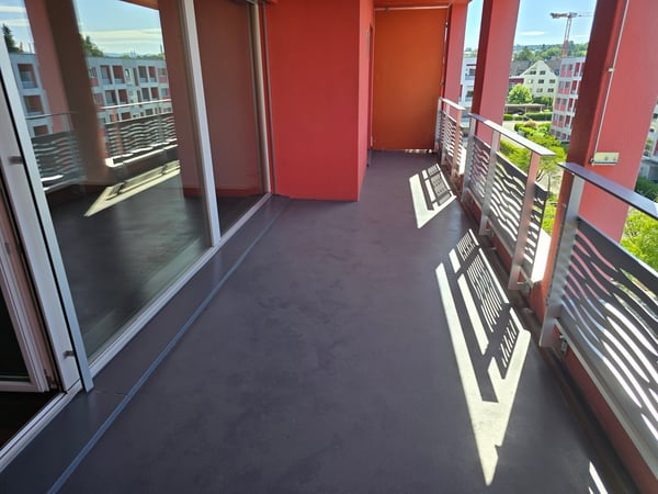 Moderne 2.5-Zimmer-Wohnung mit Balkon u…
