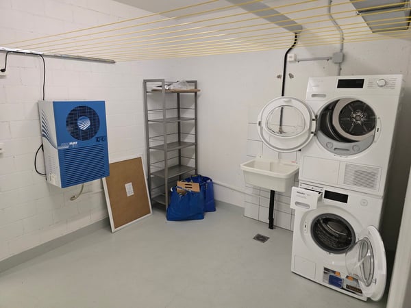 Moderne 2.5-Zimmer-Wohnung mit Balkon und Minergie-Zertifikat in Volketswil 9