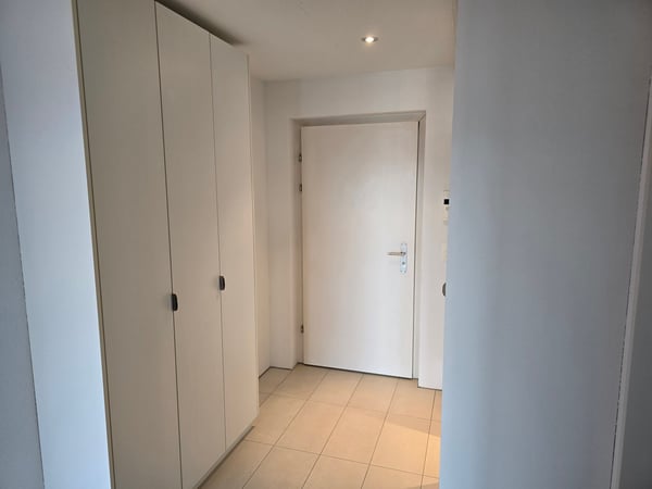 Moderne 2.5-Zimmer-Wohnung mit Balkon und Minergie-Zertifikat in Volketswil 8