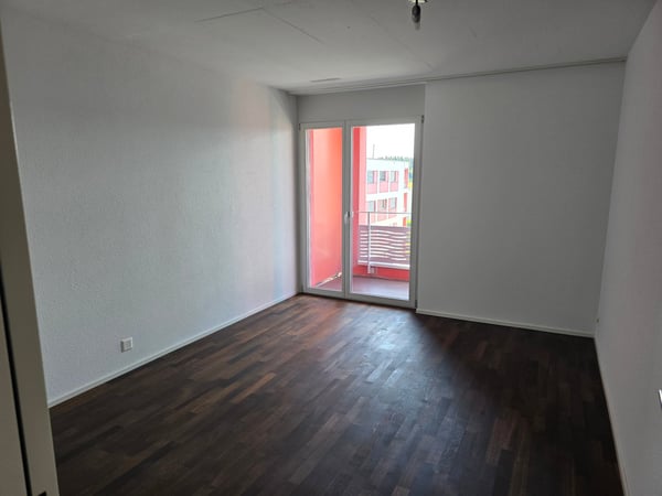 Moderne 2.5-Zimmer-Wohnung mit Balkon und Minergie-Zertifikat in Volketswil 6