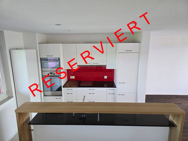 Moderne 2.5-Zimmer-Wohnung mit Balkon und Minergie-Zertifikat in Volketswil