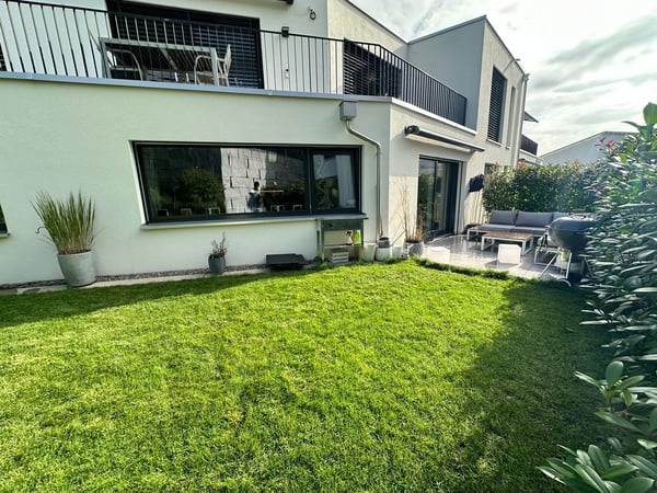 Moderne 4.5-Zimmer-Wohnung mit grossem Gartensitzplatz in Forch – Minergie-zertifiziert 2