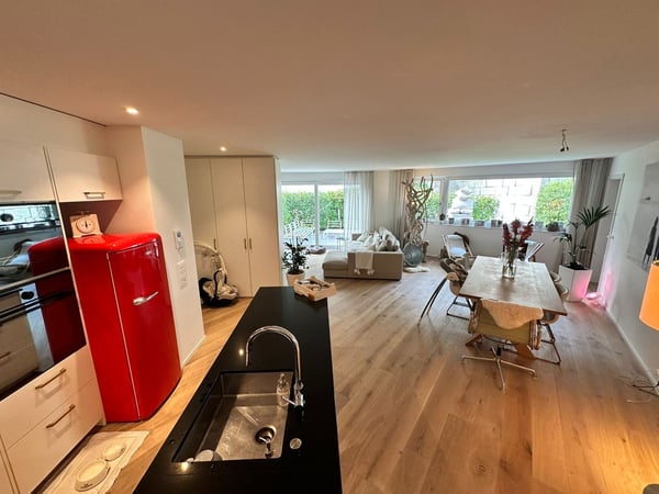 Moderne 4.5-Zimmer-Wohnung mit grossem Gartensitzplatz in Forch – Minergie-zertifiziert 3