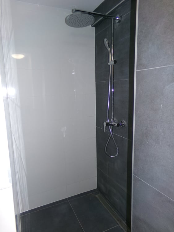 Très joli appartement 2 pièces rénové ** 1ère location ** 8