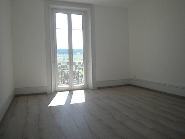 Joli appartement dans quartier calme ** avec balcon ** 3