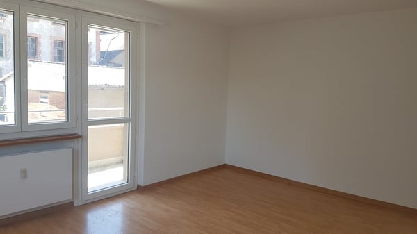 Sonnige 4-Zimmer-Wohnung mit Balkon in Dotzigen 5