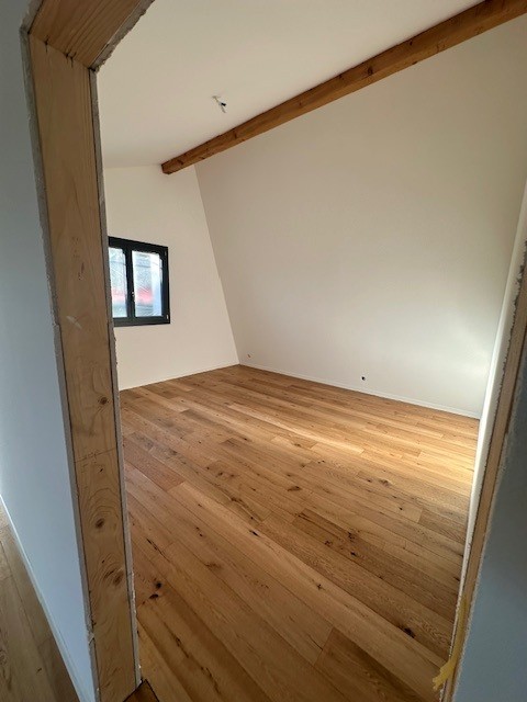 Moderne 3.5-Zimmer-Dachwohnung in Boll – Neubau mit Aussicht 6
